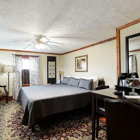 Hocking Hills Inn Logan Eksteriør billede